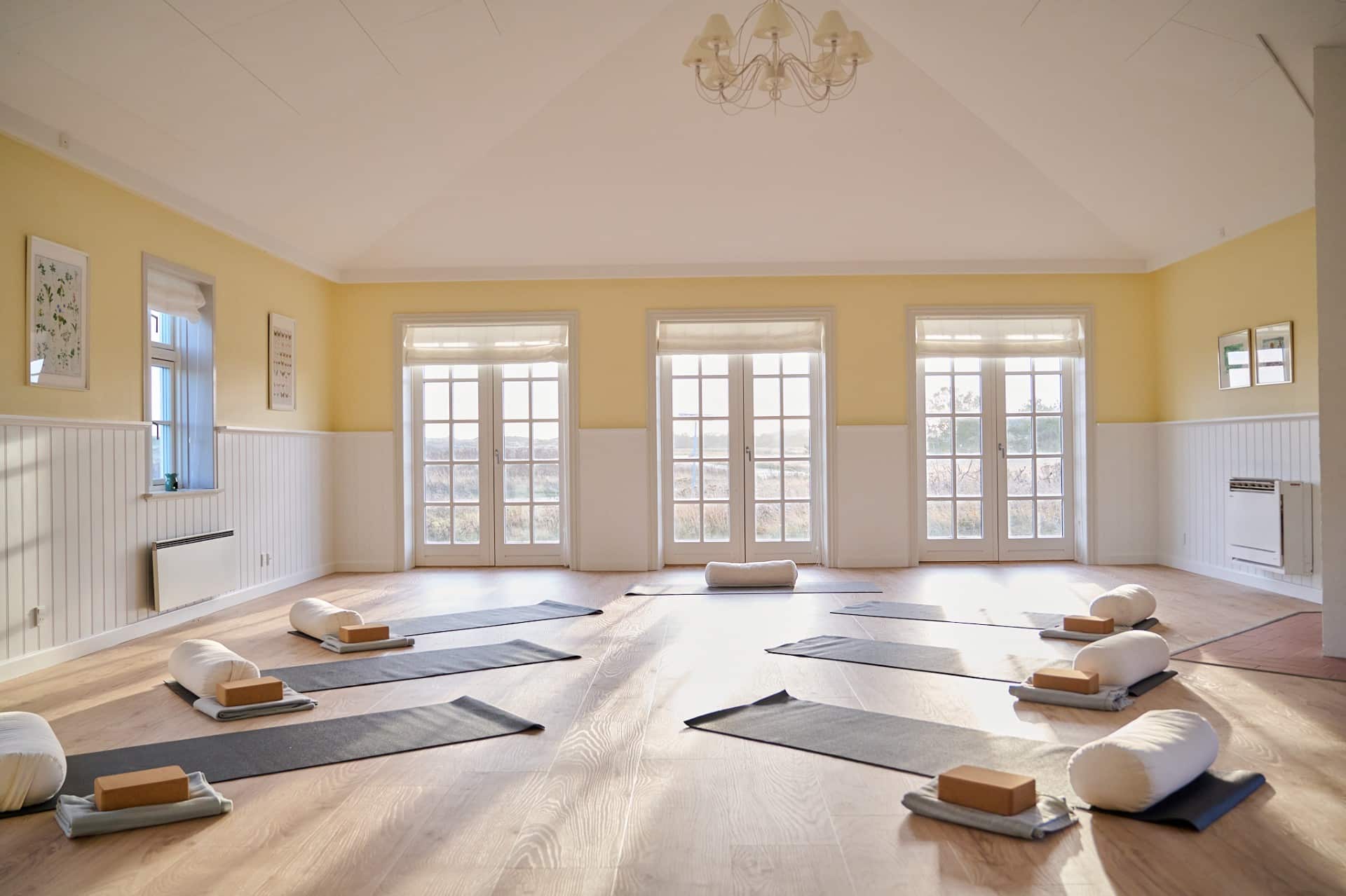 Yoga på Hjorths, drop-ind i efterårsferien